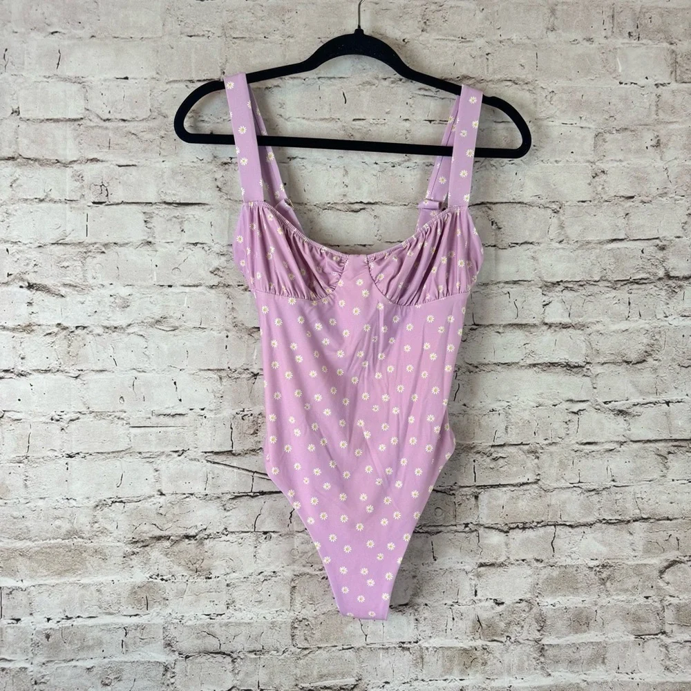 WEWOREWHAT Daisies One Piece Swim Bathing Suit Medium Lavender White Yellow M